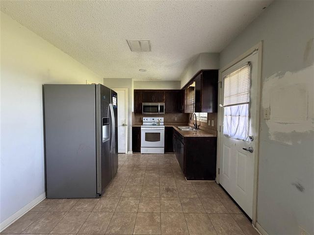 1036 I-10 Mobile Village Road, Lake Charles, LA 70615