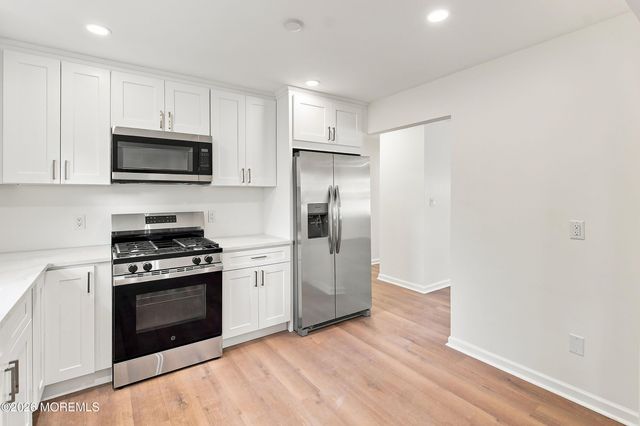 5 Beacon Terrace, Keansburg, NJ 07734