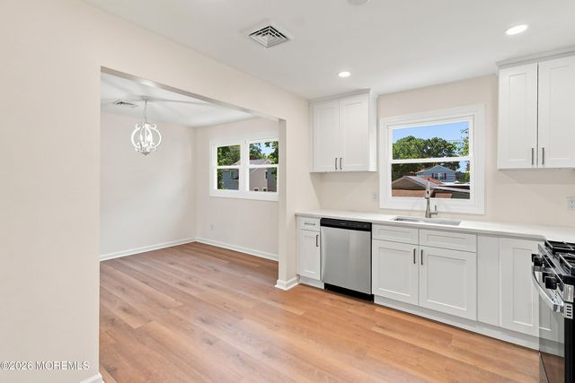 5 Beacon Terrace, Keansburg, NJ 07734