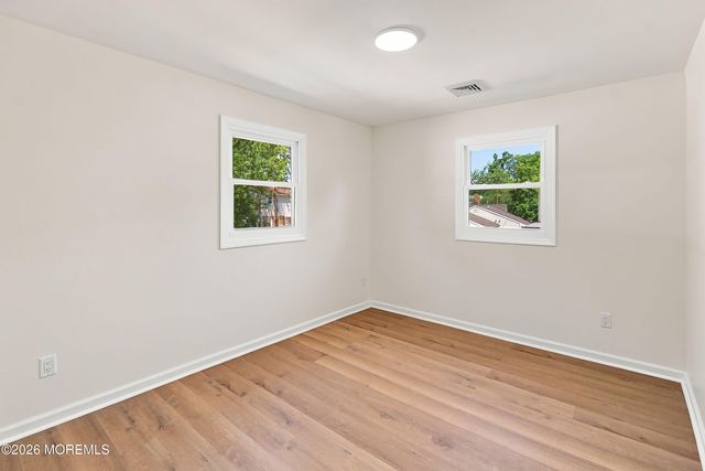 5 Beacon Terrace, Keansburg, NJ 07734