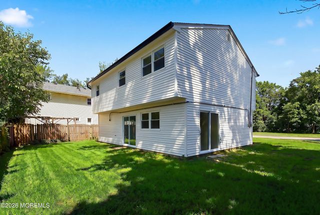 5 Beacon Terrace, Keansburg, NJ 07734