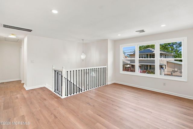 5 Beacon Terrace, Keansburg, NJ 07734