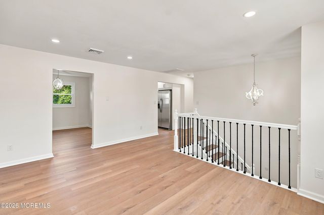 5 Beacon Terrace, Keansburg, NJ 07734