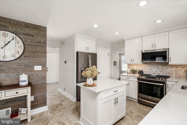 5 WYTHE RD, New Egypt, NJ 08533