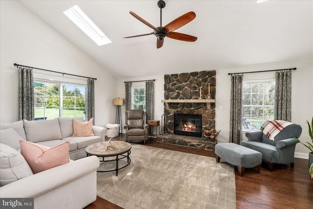 5 WYTHE RD, New Egypt, NJ 08533