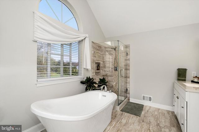5 WYTHE RD, New Egypt, NJ 08533