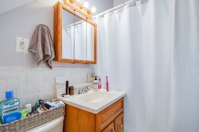 8 Pallant Ave, Linden City, NJ 07036