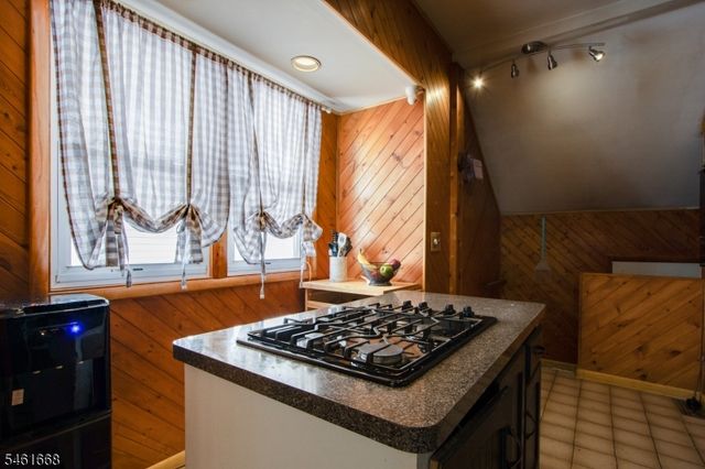 8 Pallant Ave, Linden City, NJ 07036