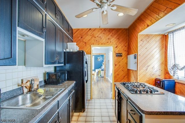 8 Pallant Ave, Linden City, NJ 07036