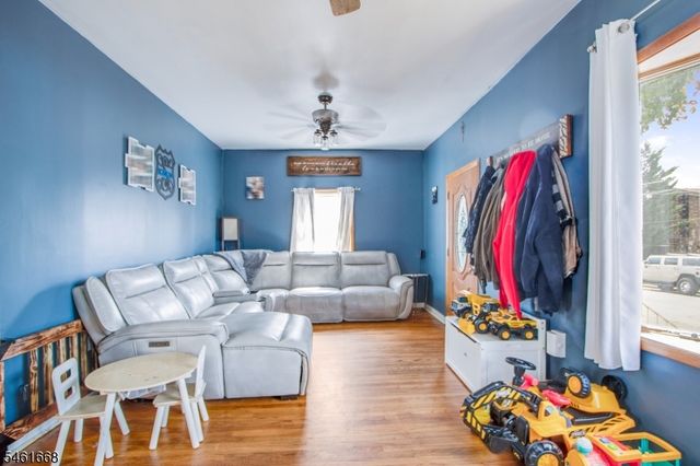 8 Pallant Ave, Linden City, NJ 07036