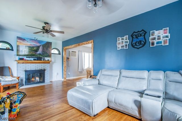 8 Pallant Ave, Linden City, NJ 07036