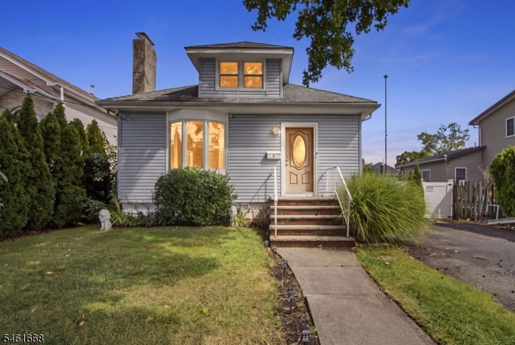 8 Pallant Ave, Linden City, NJ 07036