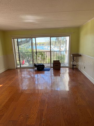 100 Helmsman Way Apt 201, Hilton Head Island, SC 29928