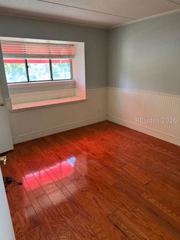 100 Helmsman Way Apt 201, Hilton Head Island, SC 29928