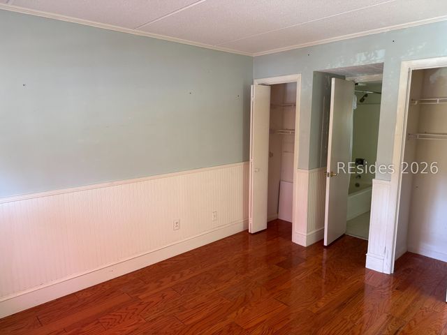 100 Helmsman Way Apt 201, Hilton Head Island, SC 29928