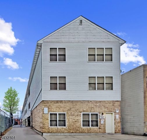 9 Madison Ave 18, Paterson City, NJ 07524