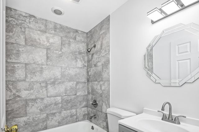 9 Madison Ave 18, Paterson City, NJ 07524