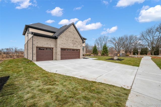 29700 Red Fox Lane, Chesterfield Township, MI 48047