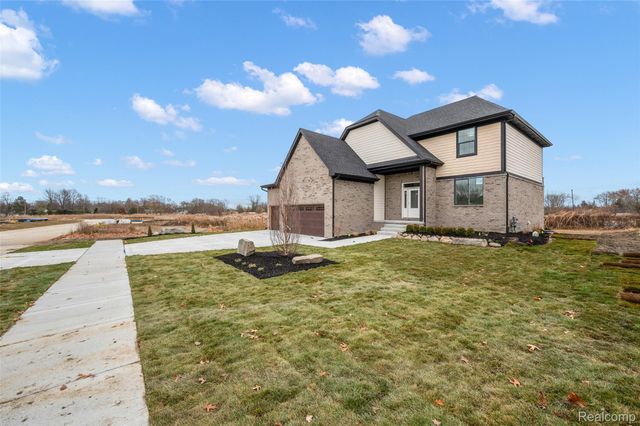 29700 Red Fox Lane, Chesterfield Township, MI 48047