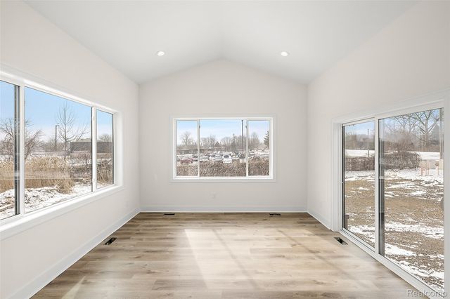 29700 Red Fox Lane, Chesterfield Township, MI 48047