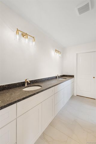 29700 Red Fox Lane, Chesterfield Township, MI 48047