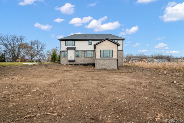 29700 Red Fox Lane, Chesterfield Township, MI 48047