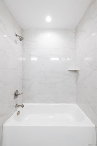 29700 Red Fox Lane, Chesterfield Township, MI 48047