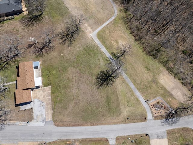 S Hills Loop, Holiday Island, AR 72631