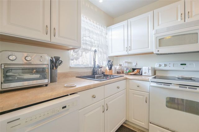 3051 Sunrise Lakes Drive 302, Fort Lauderdale, FL 33322