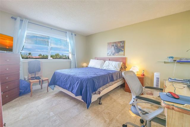 3051 Sunrise Lakes Drive 302, Fort Lauderdale, FL 33322
