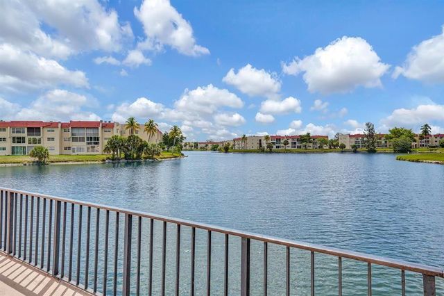 3051 Sunrise Lakes Drive 302, Fort Lauderdale, FL 33322