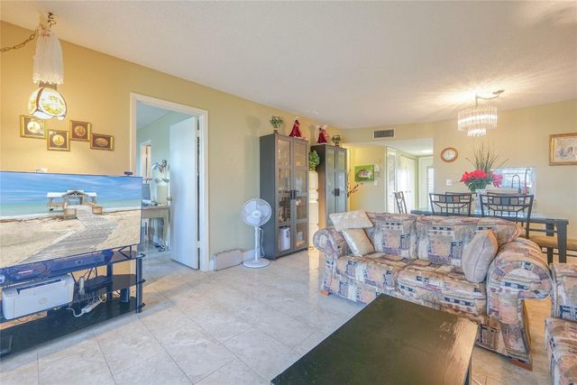 3051 Sunrise Lakes Drive 302, Fort Lauderdale, FL 33322