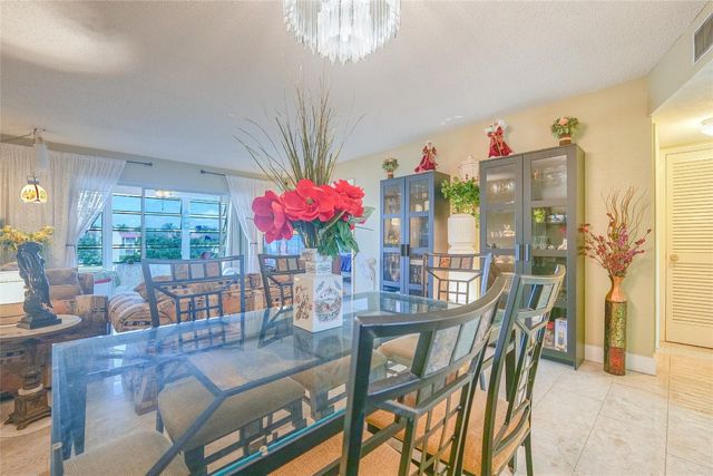 3051 Sunrise Lakes Drive 302, Fort Lauderdale, FL 33322