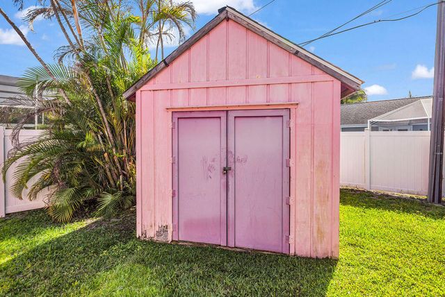 2024 NE 24th Street, Jensen Beach, FL 34957