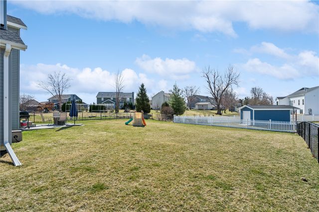 6903 Underwood Ave SW, Cedar Rapids, IA 52404