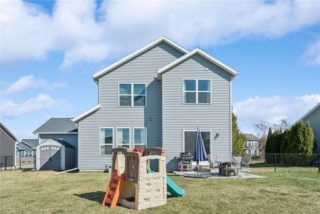 6903 Underwood Ave SW, Cedar Rapids, IA 52404