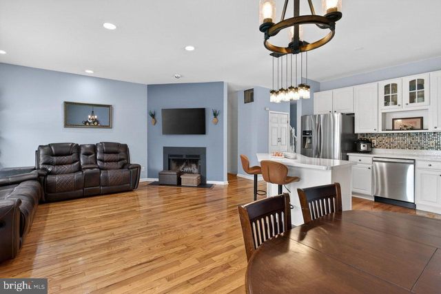 14 TASLEY CT, Robbinsville, NJ 08691