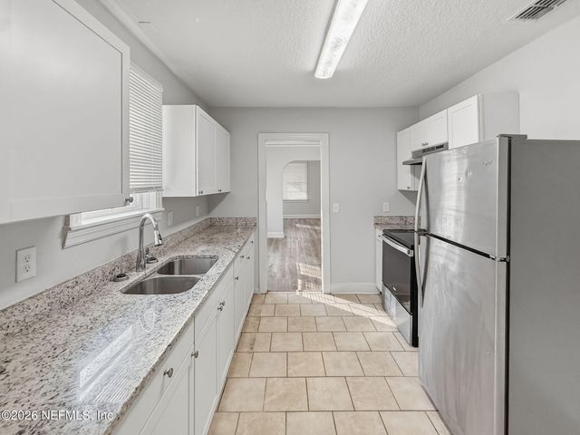 8030 HAWTHORNE Street, Jacksonville, FL 32208