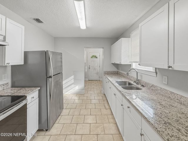 8030 HAWTHORNE Street, Jacksonville, FL 32208