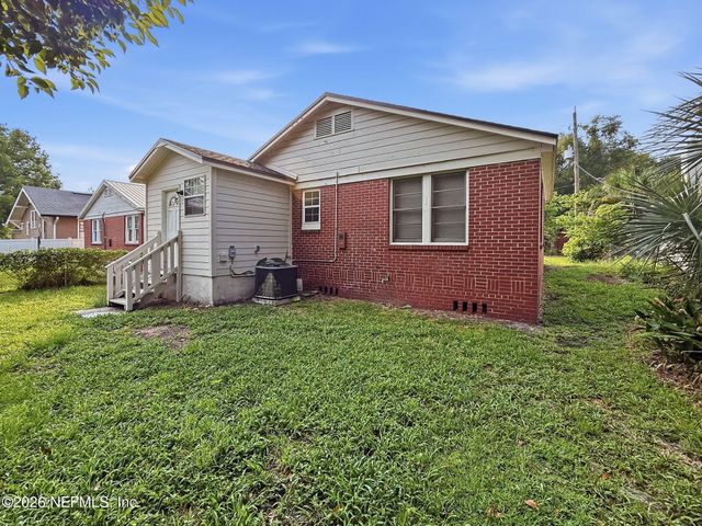 8030 HAWTHORNE Street, Jacksonville, FL 32208