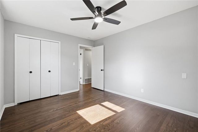 3401 NE 67th Street, Gladstone, MO 64119