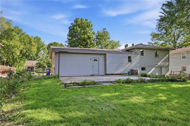 3401 NE 67th Street, Gladstone, MO 64119