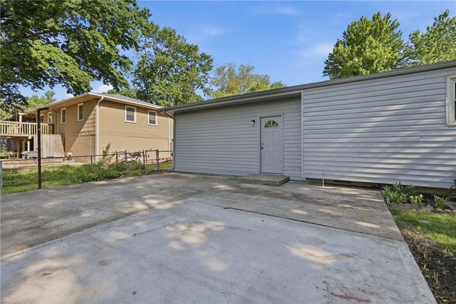 3401 NE 67th Street, Gladstone, MO 64119