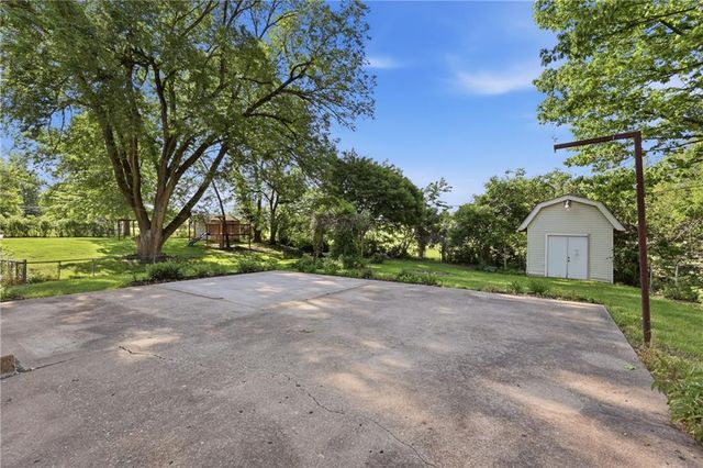 3401 NE 67th Street, Gladstone, MO 64119
