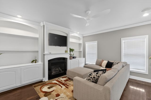 115 Falls Creek Drive, Georgetown, KY 40324