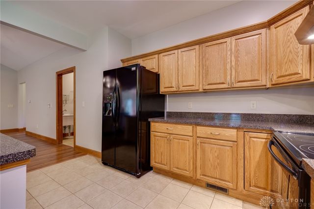 106 Rebecca Circle, Englewood, OH 45322