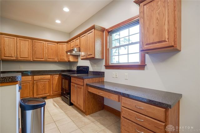 106 Rebecca Circle, Englewood, OH 45322