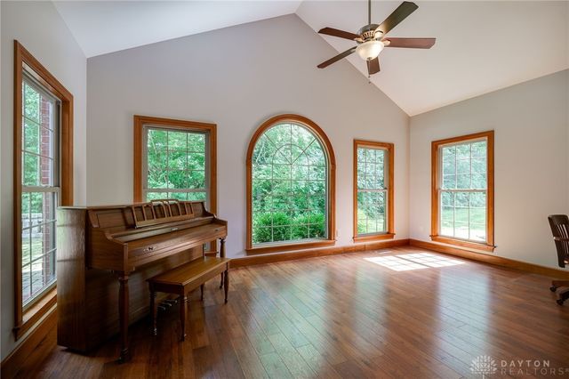 106 Rebecca Circle, Englewood, OH 45322