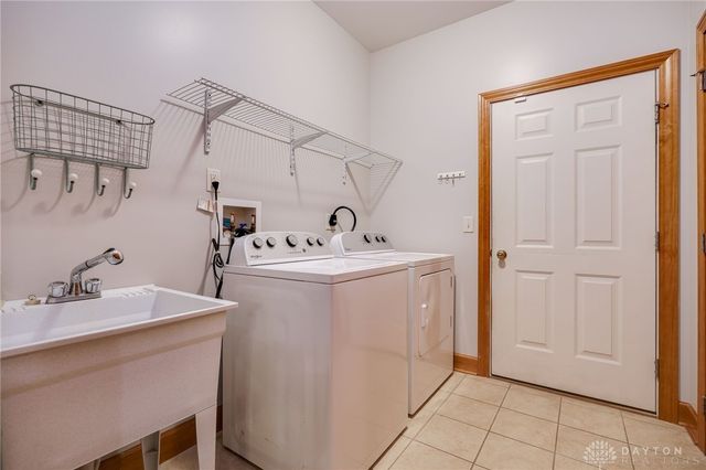 106 Rebecca Circle, Englewood, OH 45322