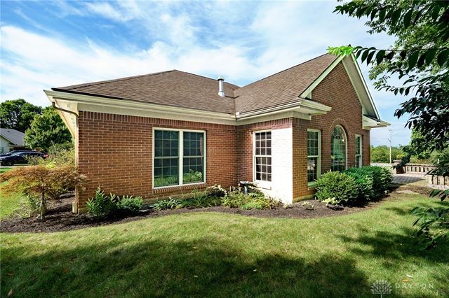 106 Rebecca Circle, Englewood, OH 45322